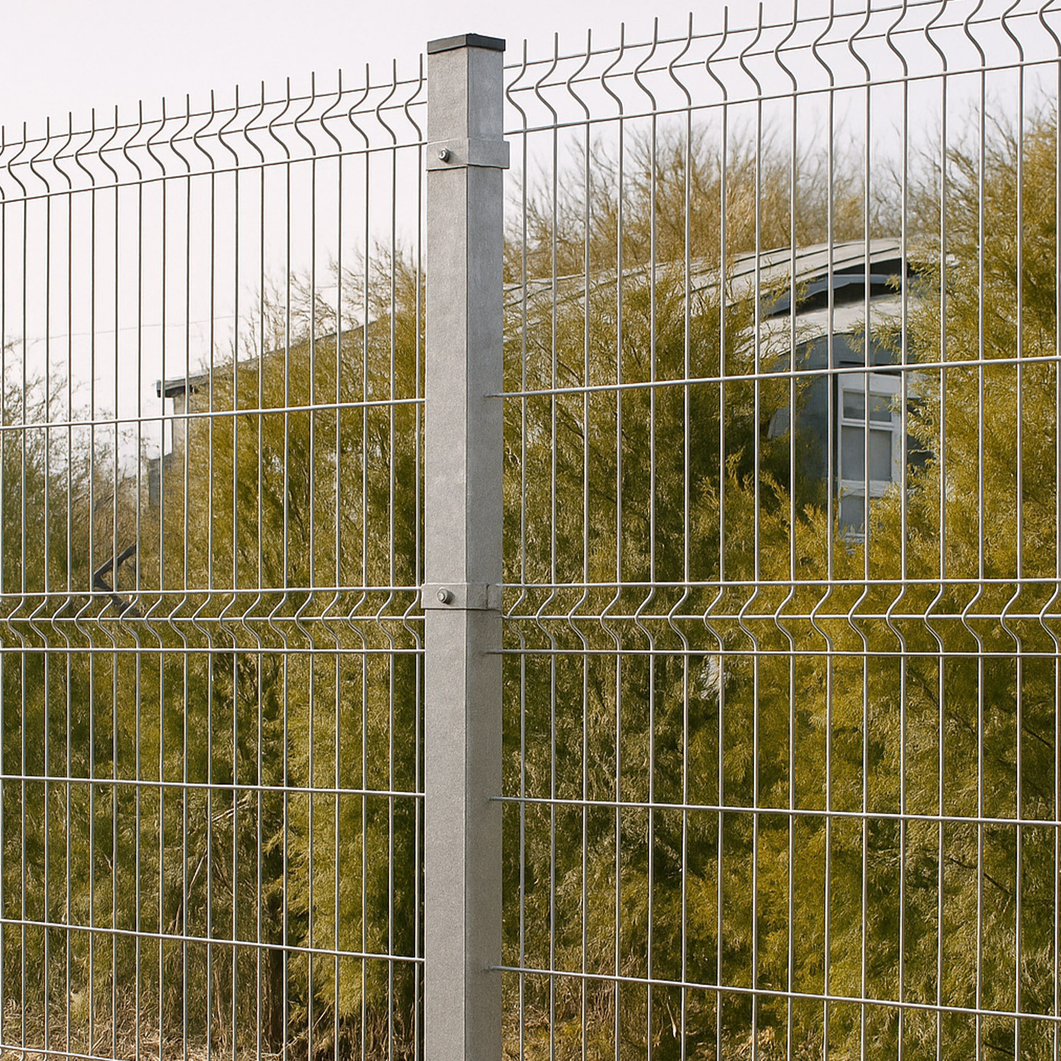 Poste galvanizado 60x60mm x 1,5 mm x 2,3 metros + kit